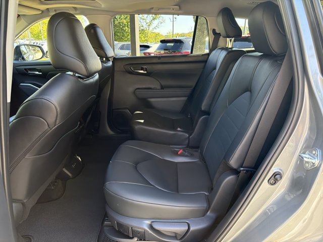 Used 2026 Toyota Highlander XLE AWD/4WD image 22