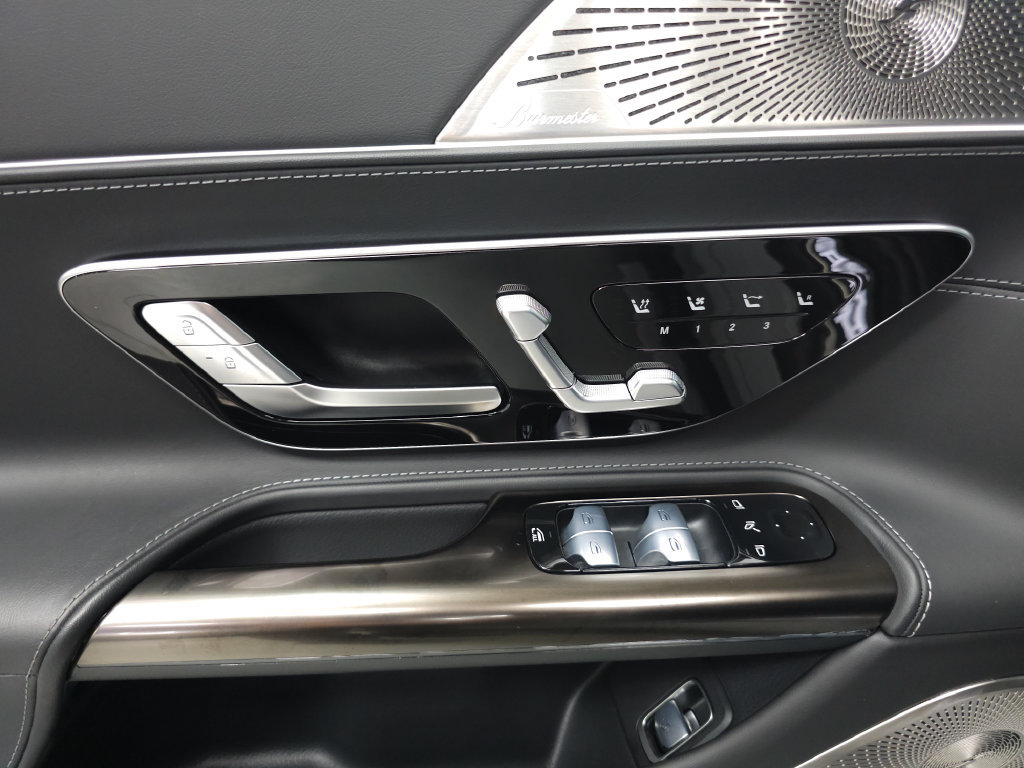Used 2022 Mercedes-Benz SL 63 AMG 4MATIC w/ AMG Aerodynamic Package image 7