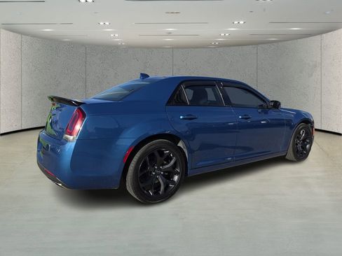 Used 2023 Chrysler 300 Touring w/ Sport Appearance Package image 3