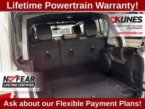 Used 2022 Jeep Wrangler Unlimited Sahara AWD/4WD image 27