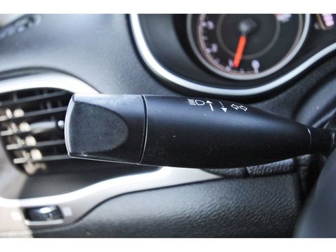 Used 2021 Jeep Cherokee Latitude Plus image 21