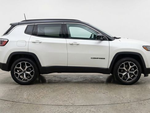 Used 2025 Jeep Compass Limited AWD/4WD image 11