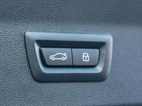 Certified 2025 BMW X4 xDrive30i image 31