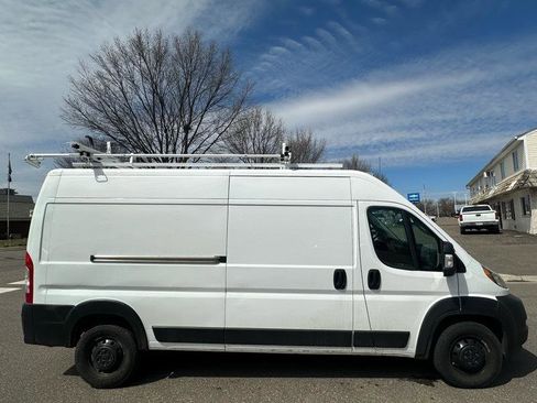 Used 2021 RAM ProMaster 2500 FWD image 4