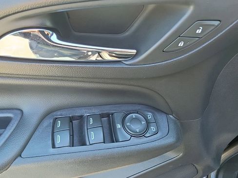Used 2019 Chevrolet Equinox LT w/ LPO, Blackout Package AWD/4WD image 21