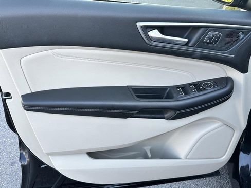 Used 2024 Ford Edge Titanium image 23
