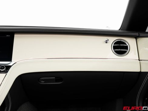 Used 2023 Bentley Continental GT Mulliner image 32