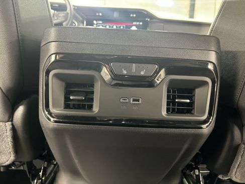 Certified 2024 GMC Sierra 1500 AT4 w/ Technology Package AWD/4WD image 23