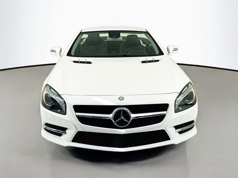 Used 2015 Mercedes-Benz SL 550 image 2