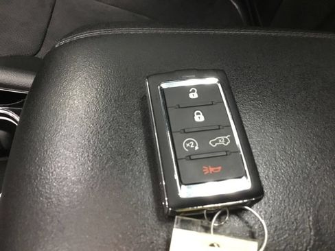 Used 2023 Jeep Grand Cherokee Altitude AWD/4WD image 10