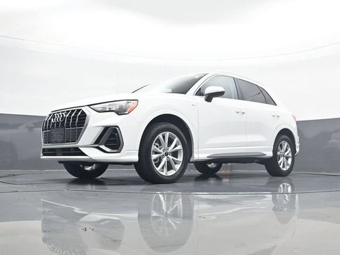 Used 2021 Audi Q3 2.0T Premium w/ Convenience Package AWD/4WD image 21
