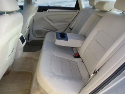 Used 2014 Volkswagen Passat 1.8T SE image 27
