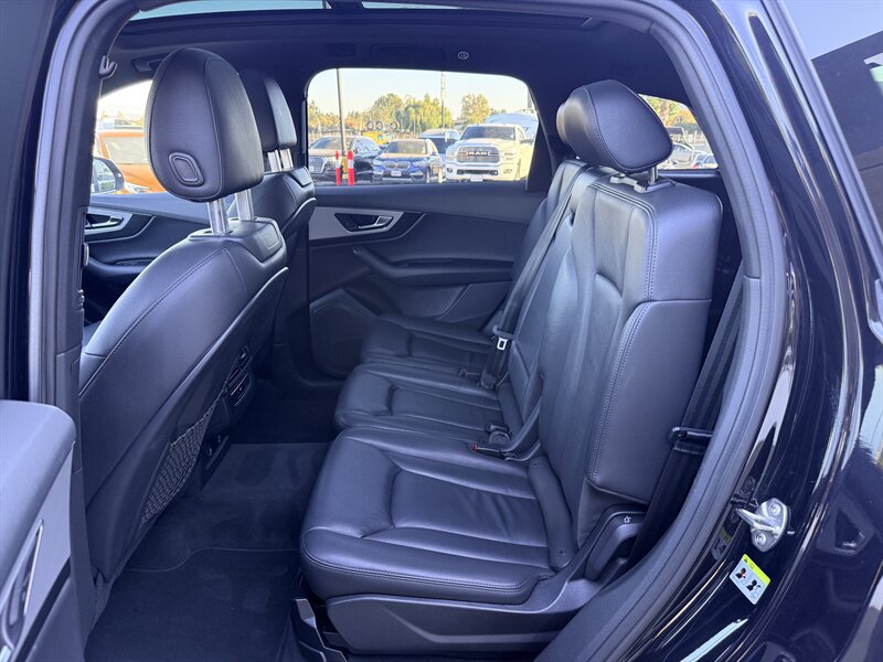 Used 2019 Audi Q7 2.0T Premium AWD/4WD image 27
