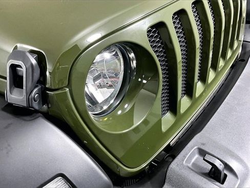 Used 2022 Jeep Wrangler Unlimited Sport image 31