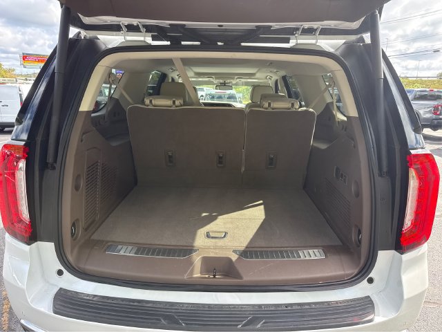 Used 2023 GMC Yukon XL Denali AWD/4WD image 14