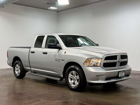 Used 2017 RAM 1500 Express RWD image 22