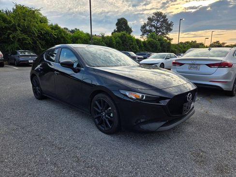 Used 2024 MAZDA MAZDA3 s FWD image 1
