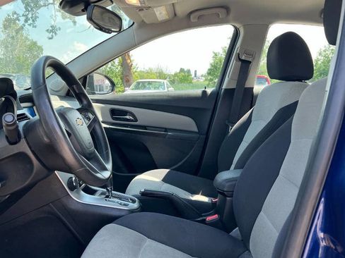 Used 2013 Chevrolet Cruze LS image 12