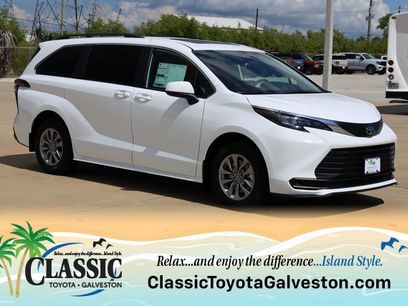 New 2025 Toyota Sienna LE