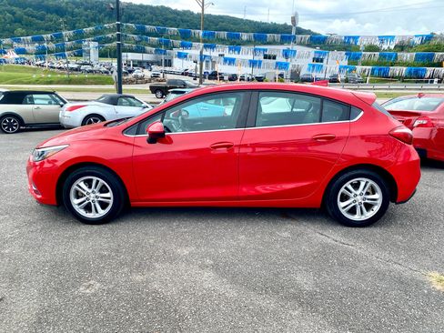 Used 2018 Chevrolet Cruze LT image 4