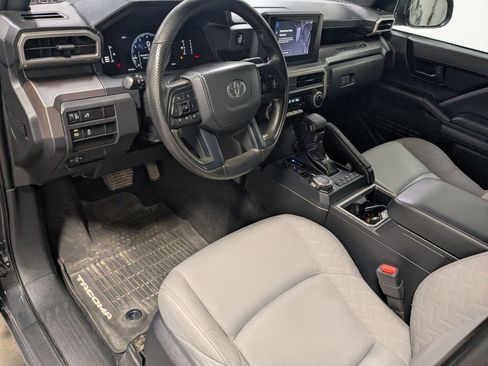 Used 2024 Toyota Tacoma SR5 AWD/4WD image 12