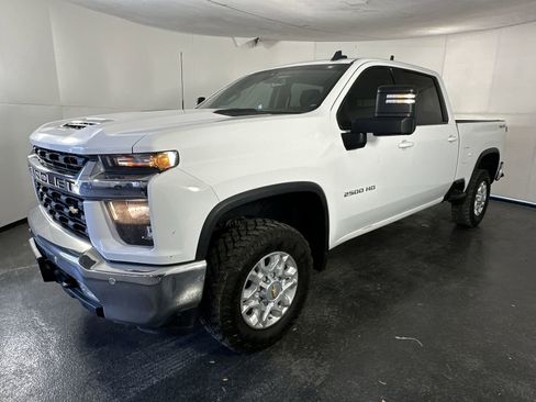 Used 2022 Chevrolet Silverado 2500 LT w/ Convenience Package image 4