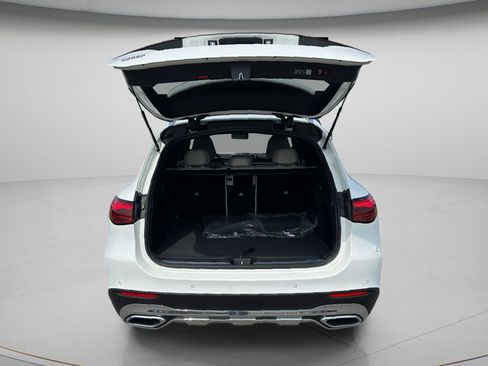 Used 2024 Mercedes-Benz GLC 300 4MATIC image 9