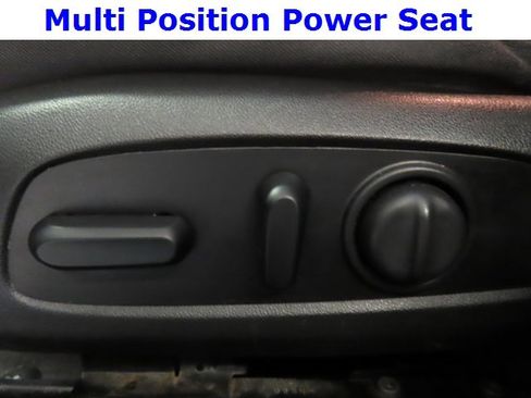 Used 2018 Chevrolet Malibu LT image 21