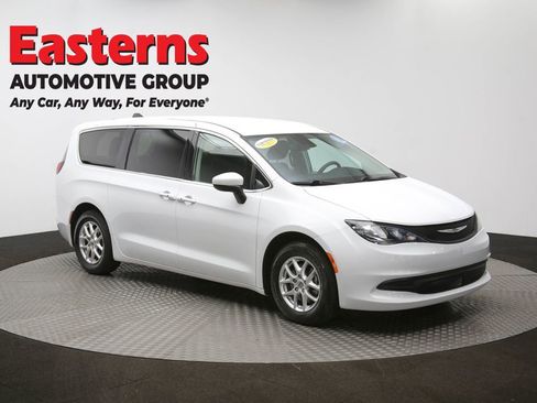 Used 2023 Chrysler Voyager LX image 48