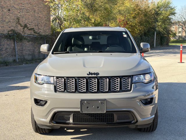 Used 2022 Jeep Grand Cherokee Laredo X AWD/4WD image 2
