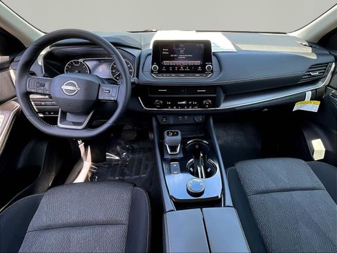 Certified 2026 Nissan Rogue SV AWD/4WD image 7