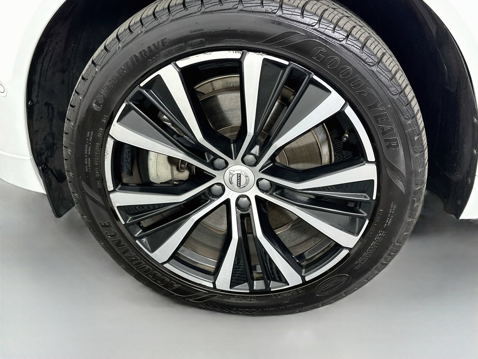 Used 2023 Volvo XC60 B6 Ultimate AWD/4WD image 33
