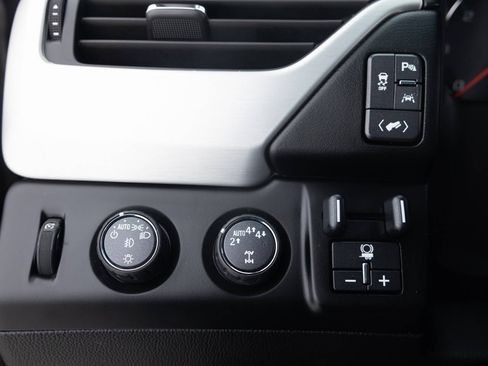 Used 2018 GMC Yukon SLT w/ Premium Edition image 39