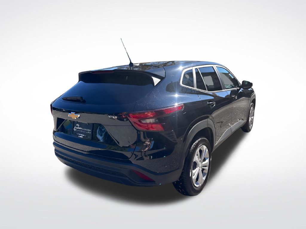 Used 2025 Chevrolet Trax LS FWD image 7