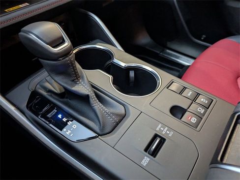 Used 2024 Toyota Highlander FWD image 17