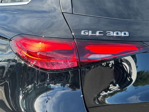 Certified 2025 Mercedes-Benz GLC 300 image 33