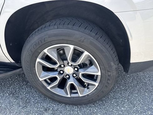 Used 2021 Chevrolet Tahoe LT w/ LT Signature Package AWD/4WD image 19
