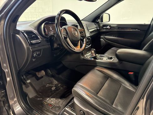 Used 2020 Jeep Grand Cherokee Overland image 35