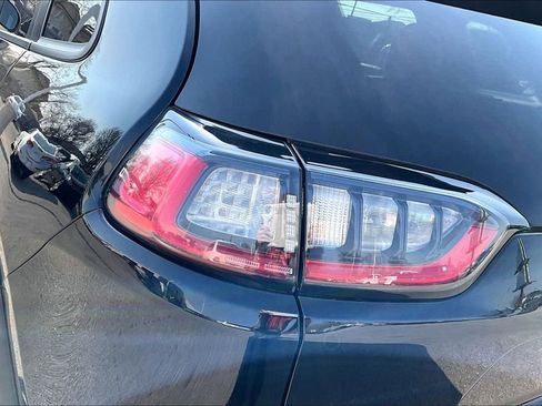 Used 2019 Jeep Cherokee Trailhawk w/ Comfort/Convenience Group image 31