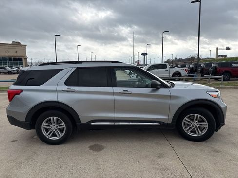 Used 2023 Ford Explorer XLT w/ Class IV Trailer Tow Package image 17
