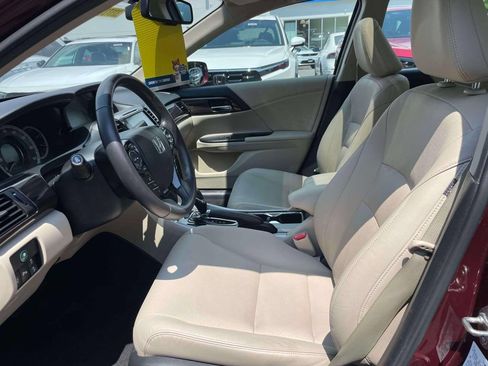 Used 2016 Honda Accord Touring image 14