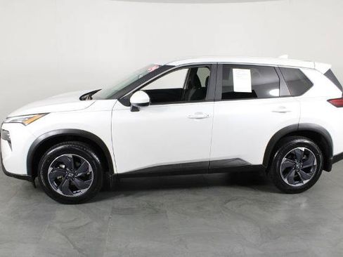 Certified 2024 Nissan Rogue SV FWD image 14