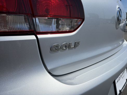 Used 2013 Volkswagen Golf 4-Door FWD image 30