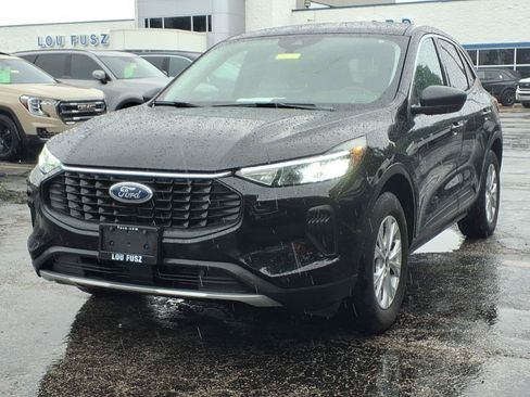 Used 2024 Ford Escape Active AWD/4WD image 3