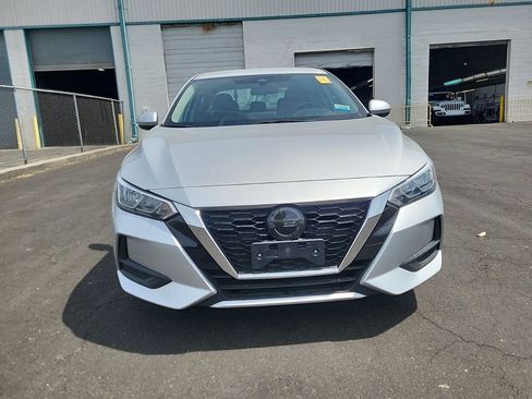 Used 2022 Nissan Sentra SV image 2
