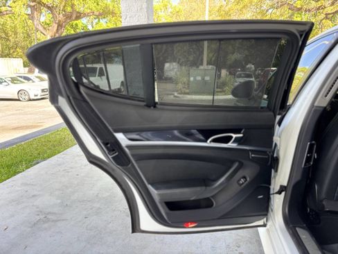 Used 2013 Porsche Panamera image 20