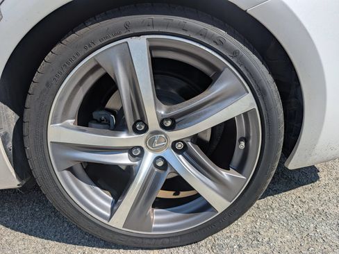 Used 2018 Lexus IS 300 w/ Comfort Package RWD image 8
