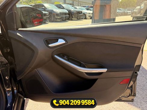 Used 2014 Ford Focus Titanium FWD image 32