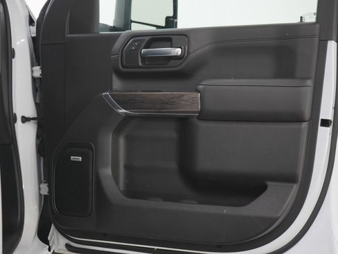 Used 2023 Chevrolet Silverado 3500 LTZ w/ LTZ Plus Package image 12