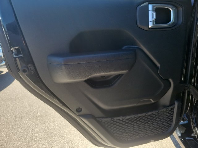 Used 2024 Jeep Wrangler Unlimited AWD/4WD image 13